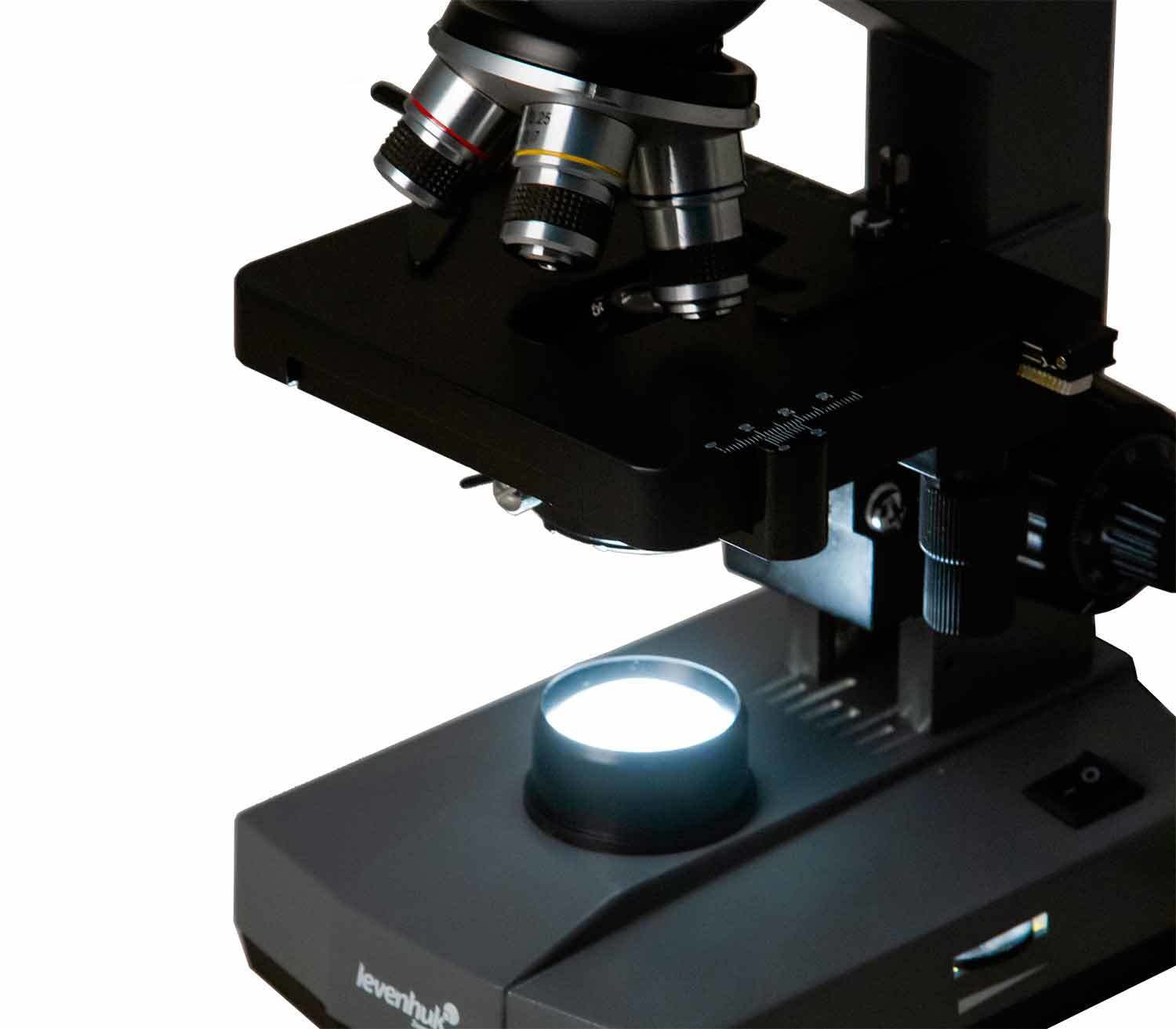 Microscopio Monocular Biológico Levenhuk 320 BASE luz